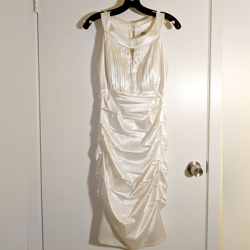 Sangria ruched dress